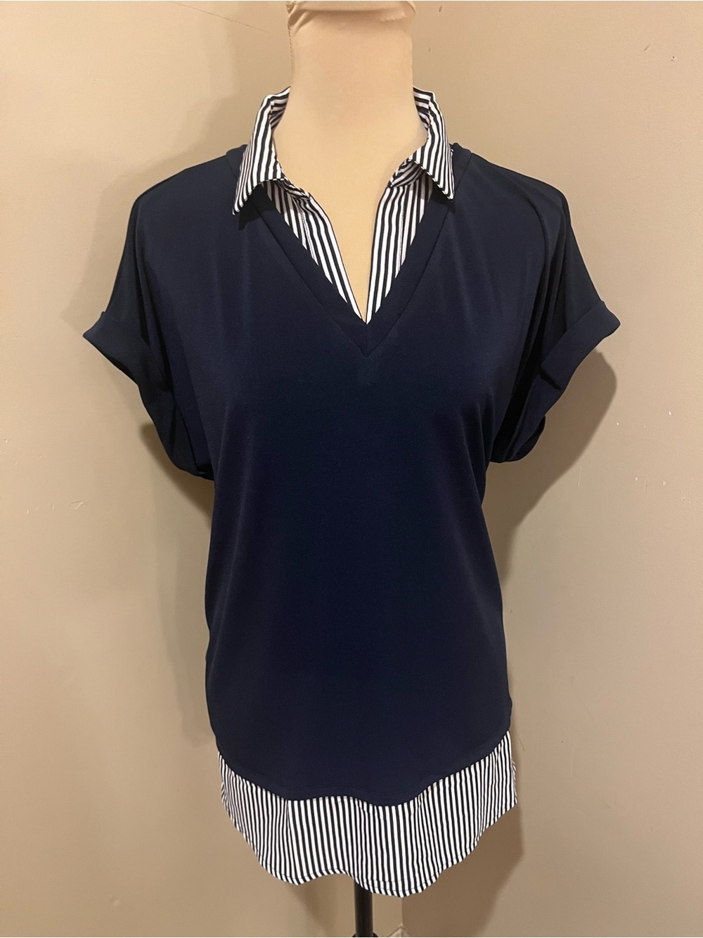 Adrianna Papell Navy Layered V‑Neck Striped Button‑Down Mock Hem Top, Large